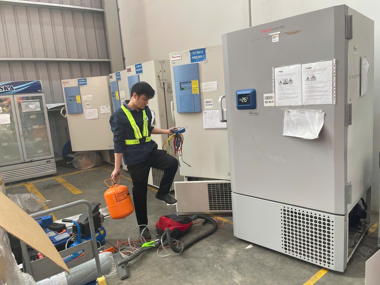  Dịch vụ sửa chữa tủ Chamber: Khi nào gọi chuyên gia, đừng tự xử lý? 1