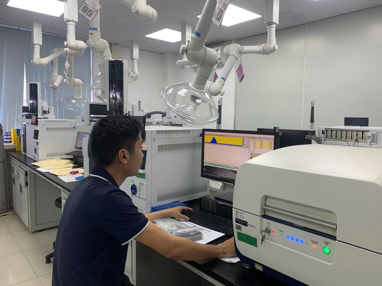  Kiểm Tra RoHS Trên Hạt Nhựa và Sản Phẩm Nhựa: Giải Pháp Với Máy Test RoHS 1