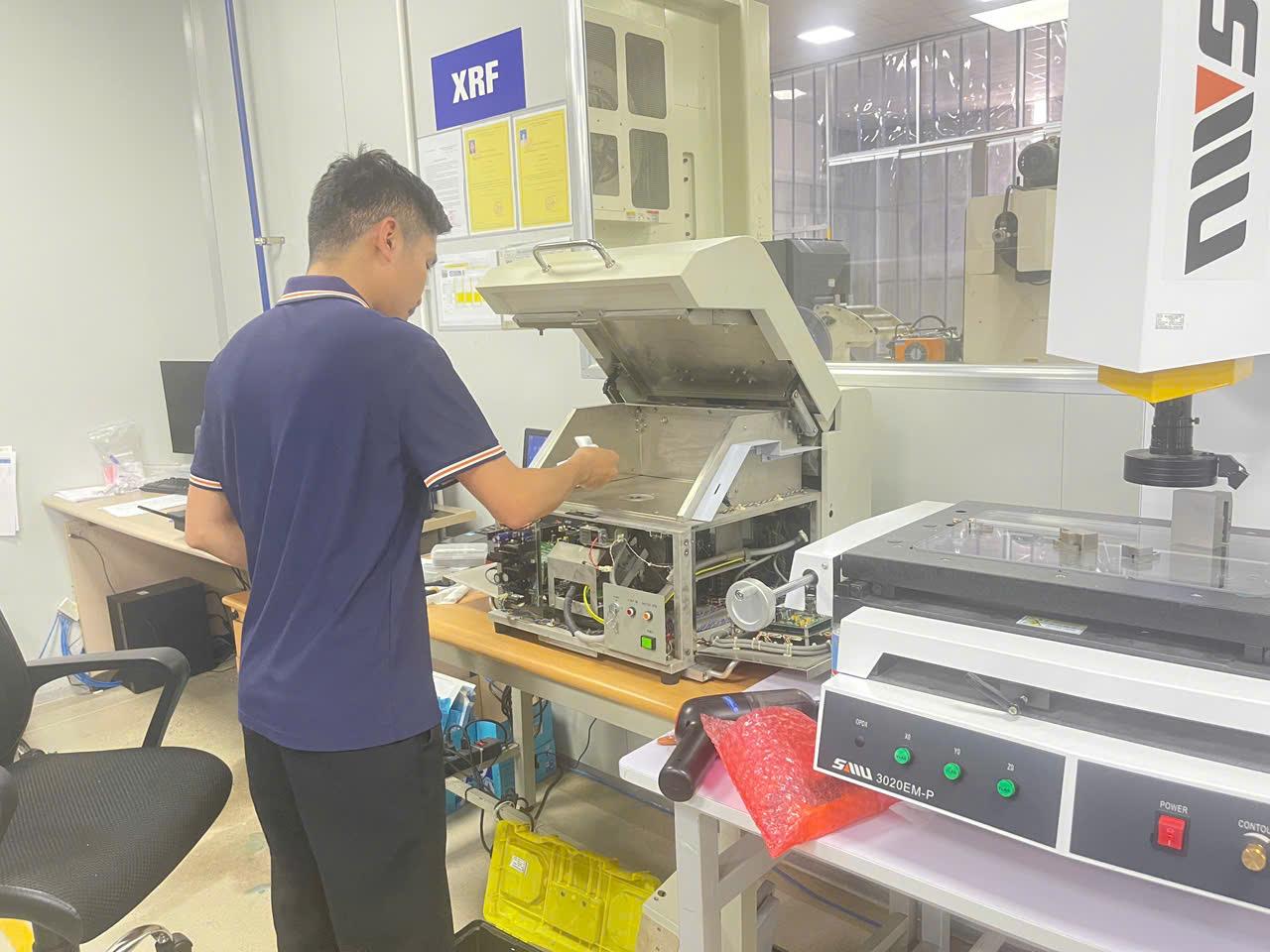 Bảo dưỡng máy XRF trong môi trường bụi, rung, dầu mỡ: Giải pháp từ XRF Tech 2