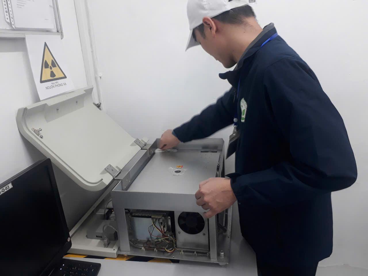  Mở vỏ máy XRF: Ai được làm, ai chỉ thao tác ngoài? 1