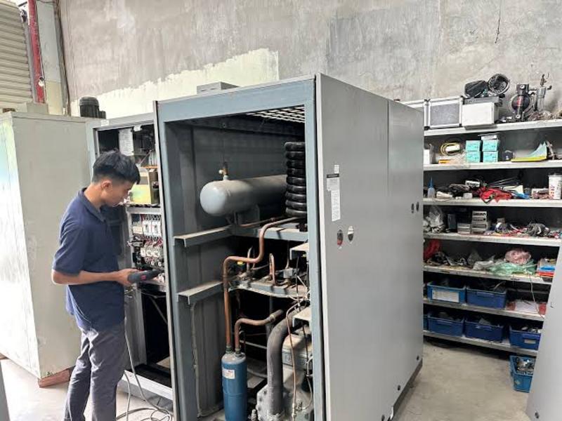 Dịch vụ sửa chữa tủ sốc nhiệt: Đảm bảo độ bền cho thiết bị lab & ô tô 2